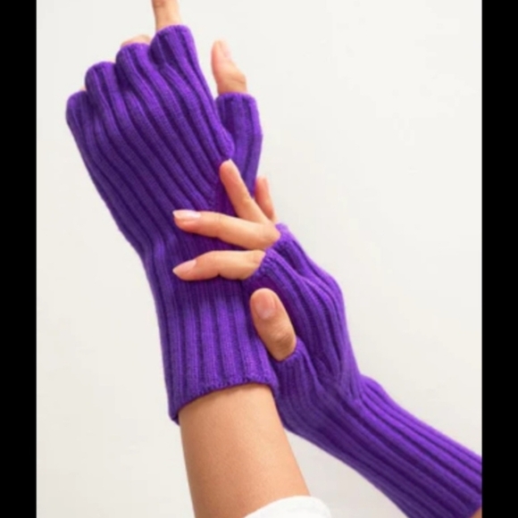 Mara Hoffman Jules Wool Fingerless Gloves In Purple - Picture 1 of 1